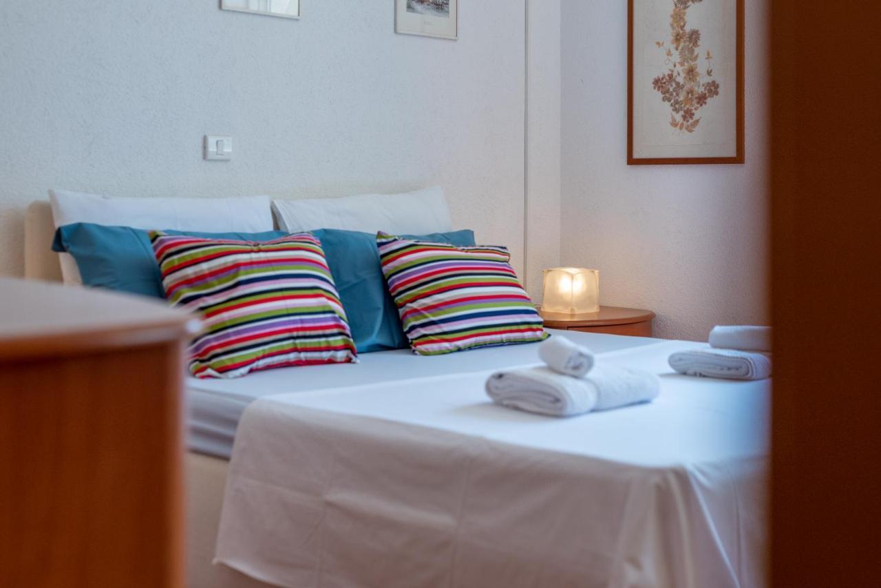 Apartment Bruno Trogir Bagian luar foto